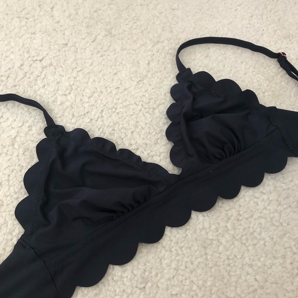 CHELSEA28 SCALLOPED BIKINI TOP - Picture 7 of 10